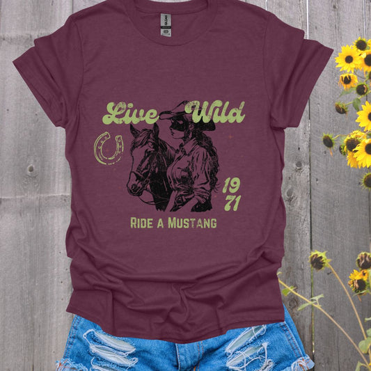 Live Wild Mustang Horse T-Shirt - Unisex Softstyle