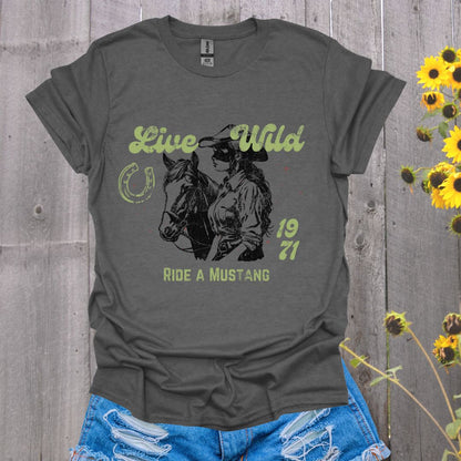 Live Wild Mustang Horse T-Shirt - Unisex Softstyle
