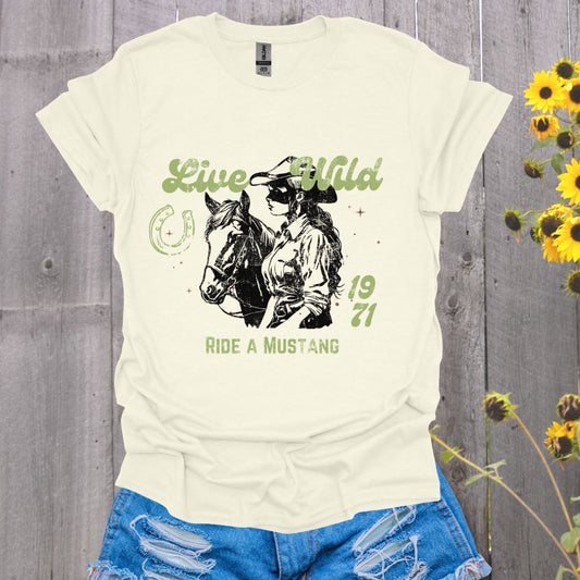 Live Wild Mustang Horse T-Shirt - Unisex Softstyle